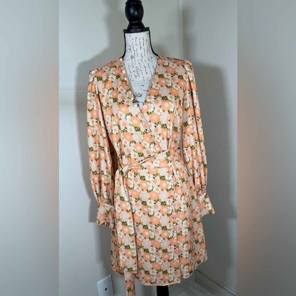 Alexia Admor Peach and White Floral Long Sleeve Dress